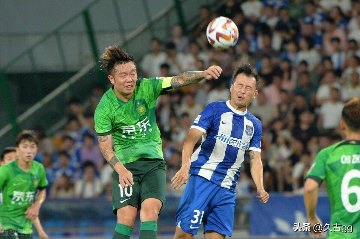 火箭过去长时间处在联盟下游，因此双方的交锋往绩中，他们的劣势较为明显，最近两队在常规赛的5次交手中，火箭全都输球。